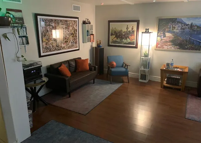 Privatunterkunft Casa De Basswood *